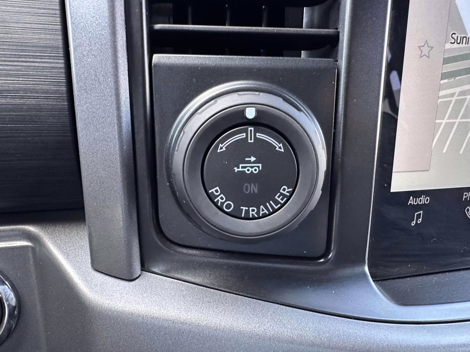 2025 Iconic Silver Metallic Ford F-150 XLT 4WD SuperCrew 5.5' Box 4X4 Truck