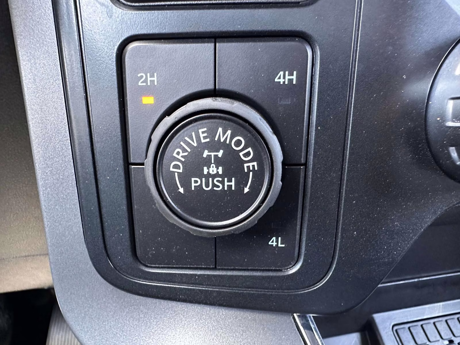 2025 Iconic Silver Metallic Ford F-150 XLT 4WD SuperCrew 5.5' Box 4X4 Truck