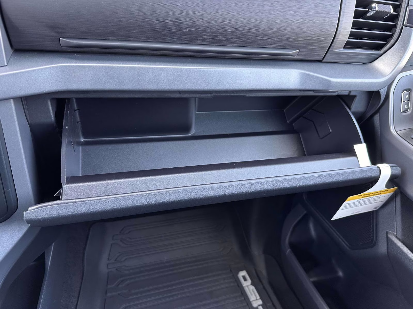 2025 Iconic Silver Metallic Ford F-150 XLT 4WD SuperCrew 5.5' Box 4X4 Truck