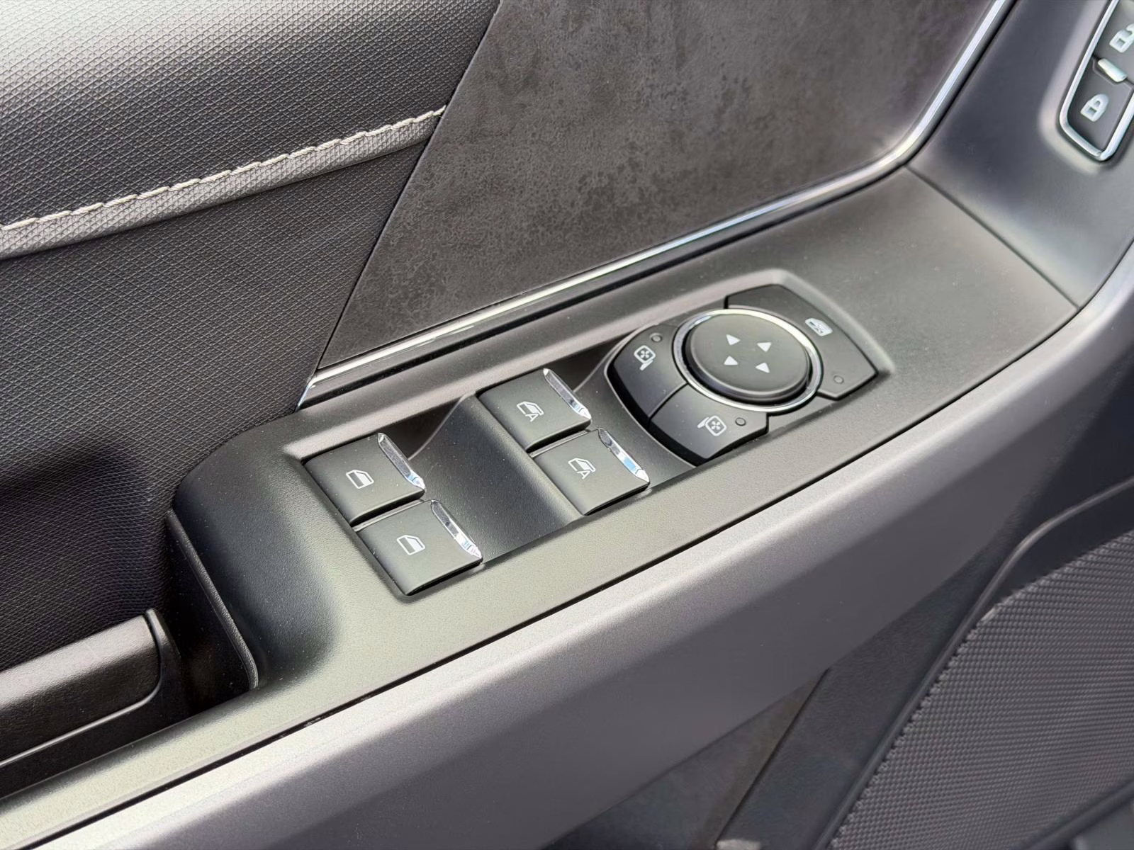 2025 Gray Ford F-150 XLT 4WD SuperCrew 5.5' Box 4X4 Truck