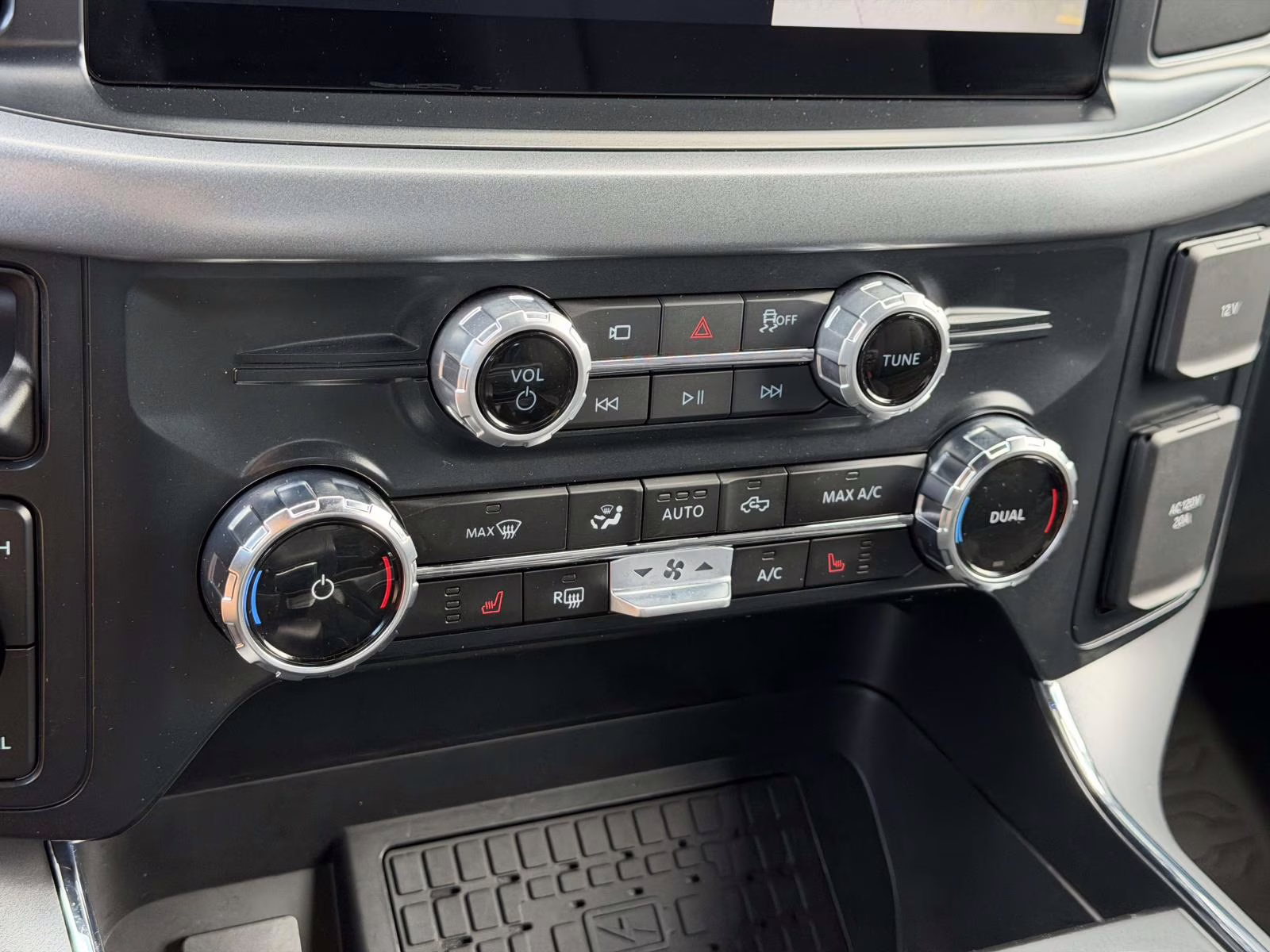 2025 Gray Ford F-150 XLT 4WD SuperCrew 5.5' Box 4X4 Truck