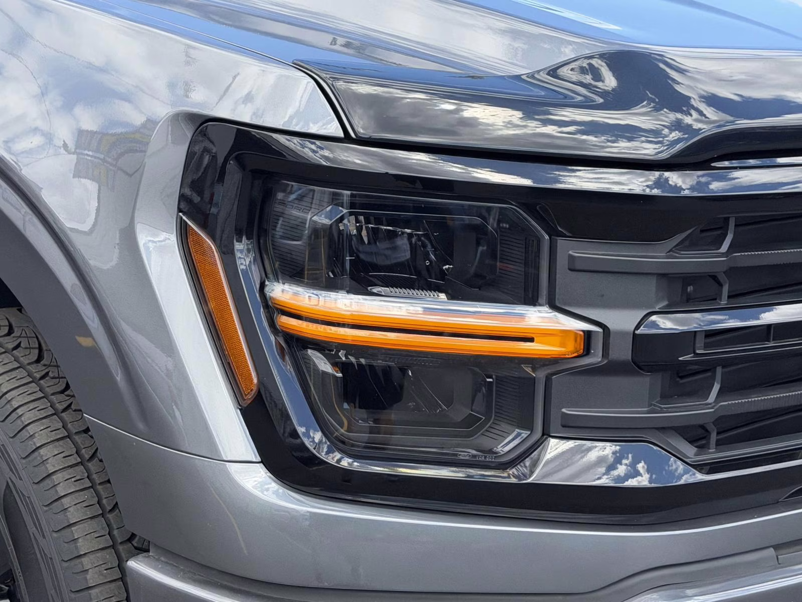 2025 Gray Ford F-150 XLT 4WD SuperCrew 5.5' Box 4X4 Truck