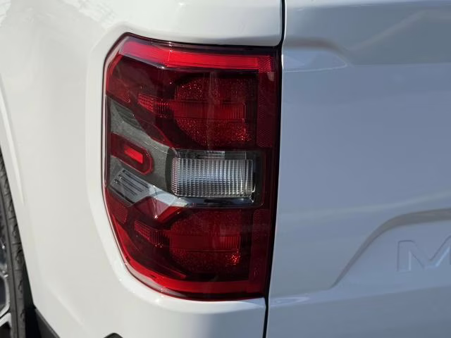 2025 Oxford White Ford Maverick LARIAT AWD SuperCrew AWD Truck