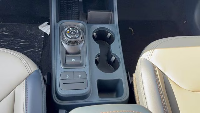 2025 Oxford White Ford Maverick LARIAT AWD SuperCrew AWD Truck