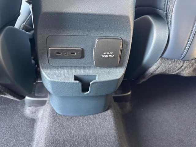 2025 Oxford White Ford Maverick LARIAT AWD SuperCrew AWD Truck