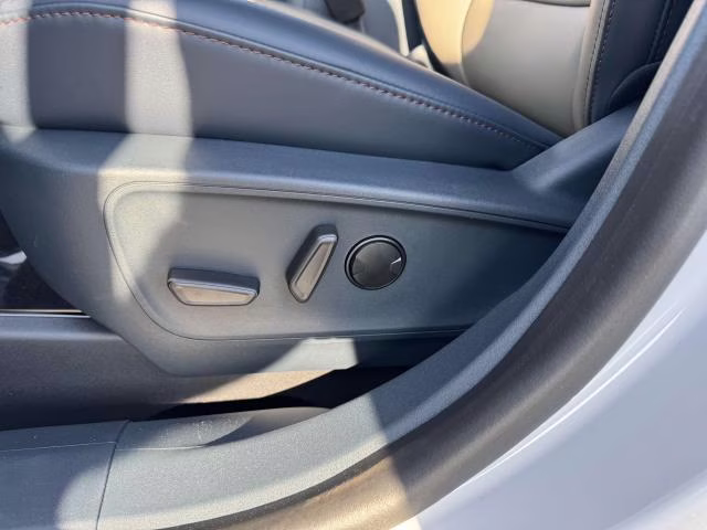 2025 Oxford White Ford Maverick LARIAT AWD SuperCrew AWD Truck