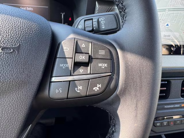 2025 Oxford White Ford Maverick LARIAT AWD SuperCrew AWD Truck