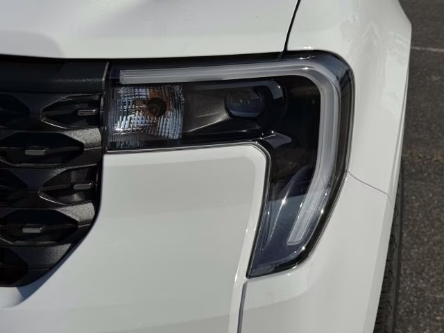 2025 Oxford White Ford Maverick LARIAT AWD SuperCrew AWD Truck