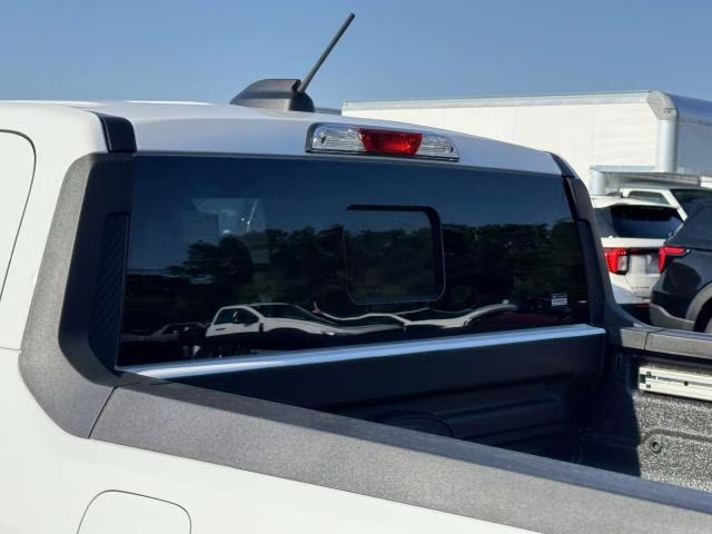 2025 Oxford White Ford Maverick LARIAT AWD SuperCrew AWD Truck