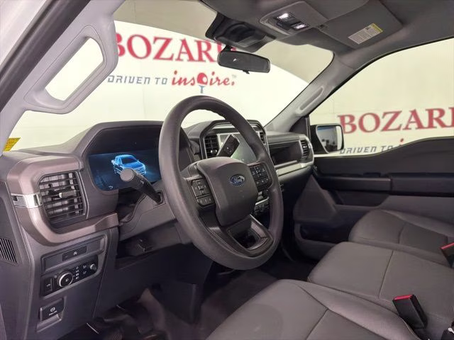 2025 Oxford White Ford F-150 XL 4X4 Truck