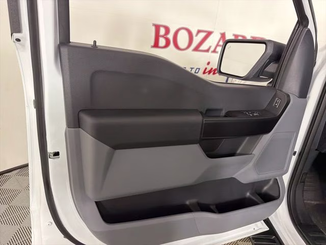 2025 Oxford White Ford F-150 XL 4X4 Truck