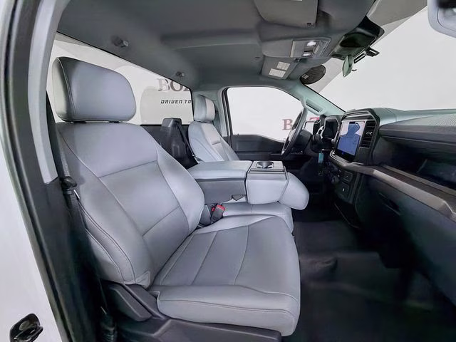 2025 Oxford White Ford F-150 XL 4X4 Truck