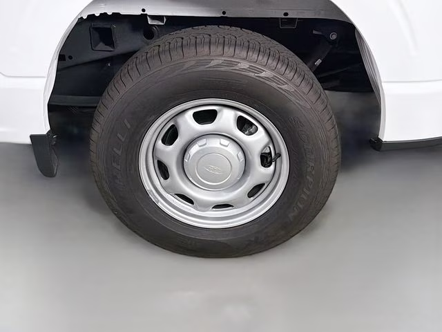 2025 Oxford White Ford F-150 XL 4X4 Truck