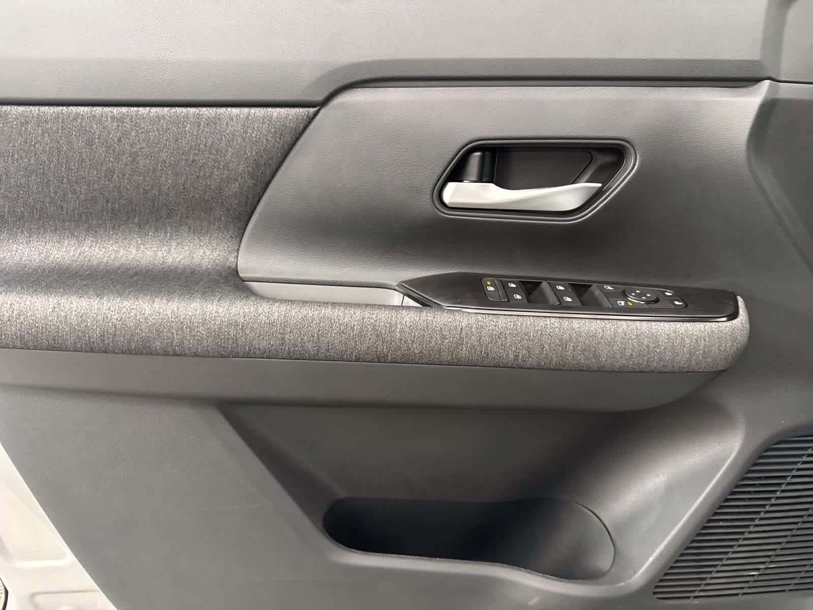 2026 Aspen White Tricoat Nissan Kicks SV FWD SUV