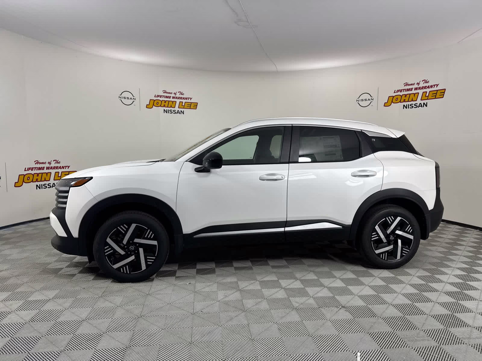 2026 Aspen White Tricoat Nissan Kicks SV FWD SUV