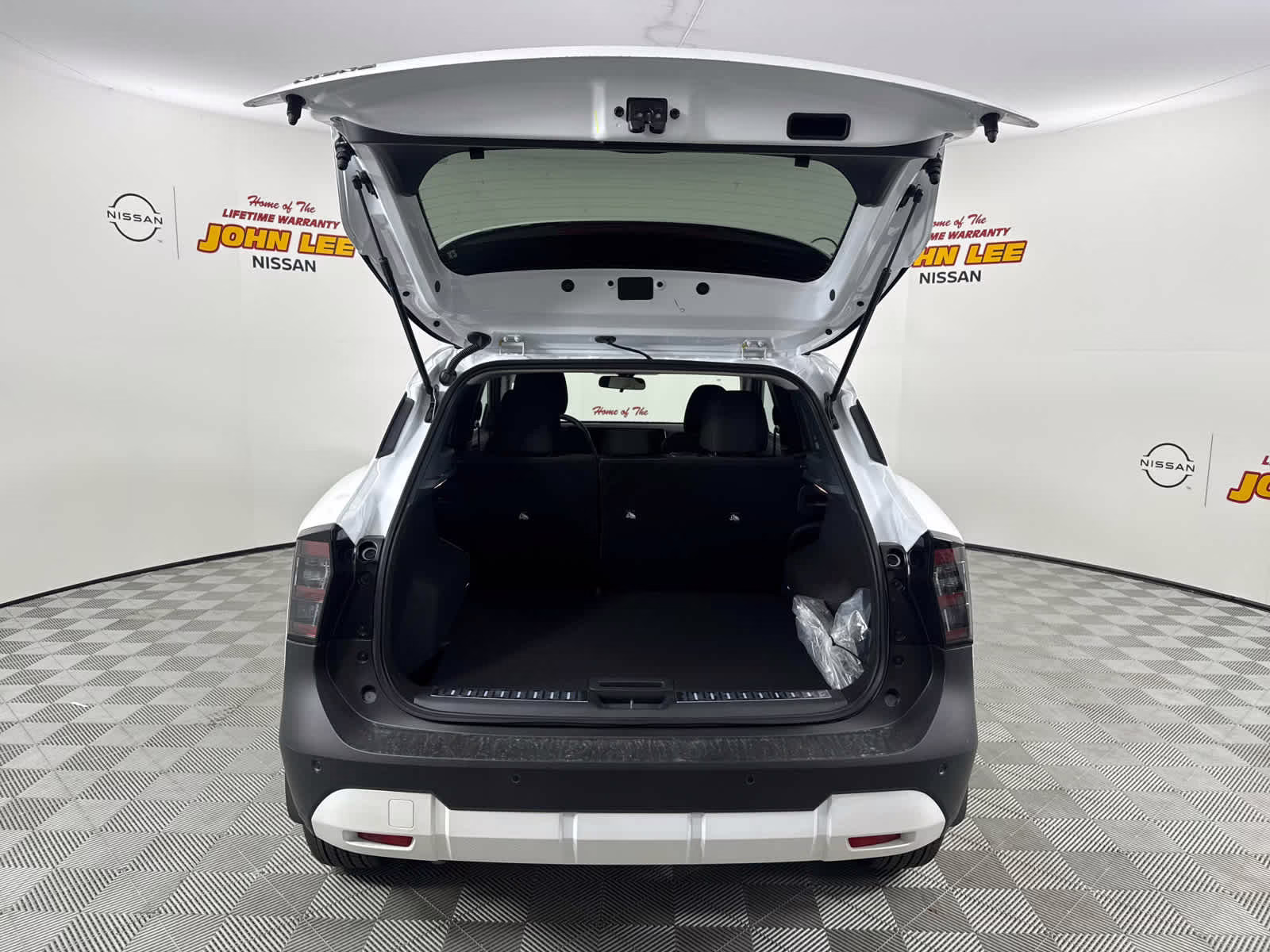 2026 Aspen White Tricoat Nissan Kicks SV FWD SUV