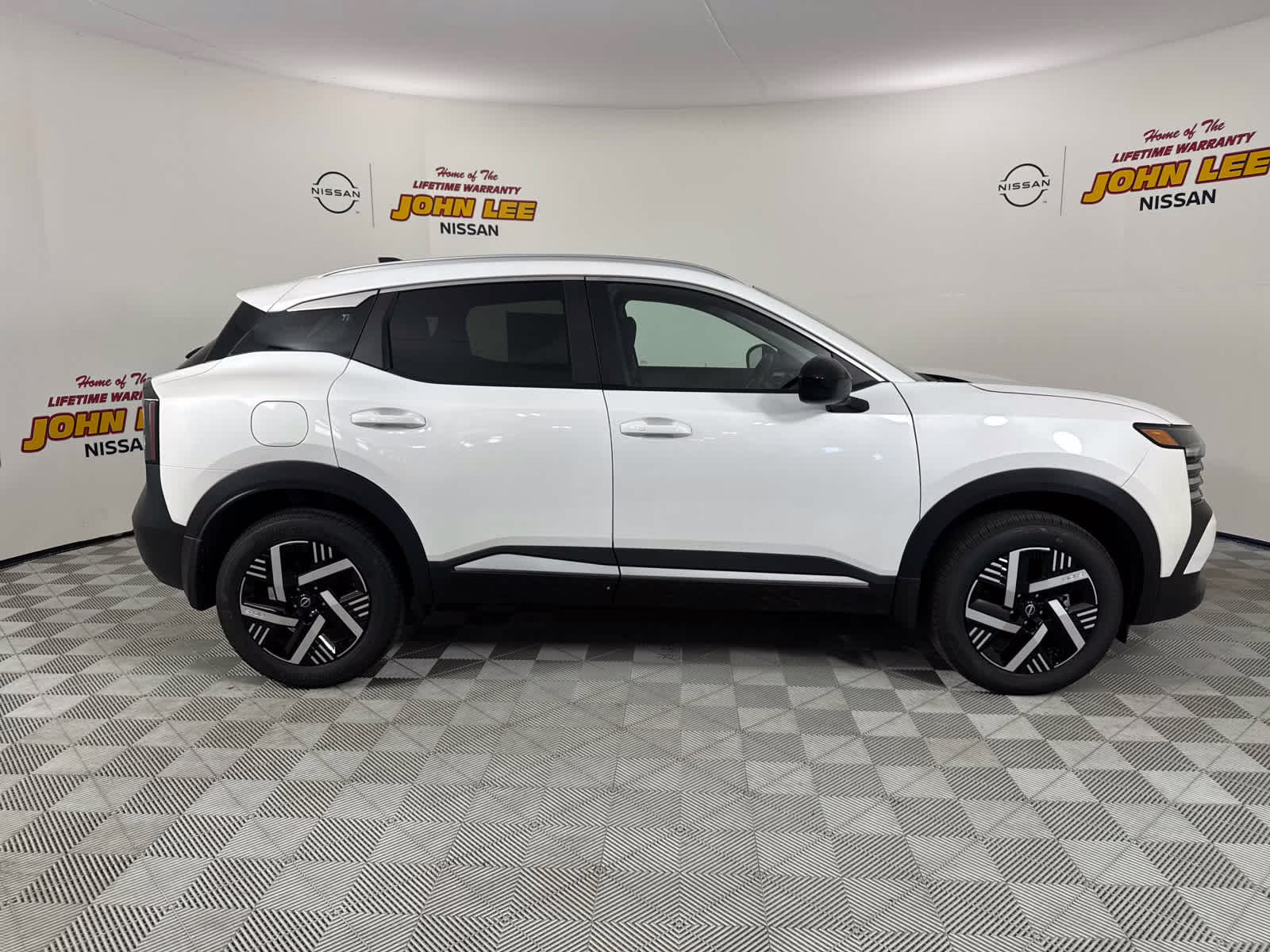 2026 Aspen White Tricoat Nissan Kicks SV FWD SUV