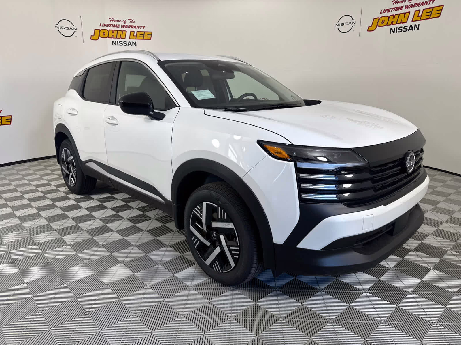 2026 Aspen White Tricoat Nissan Kicks SV FWD SUV