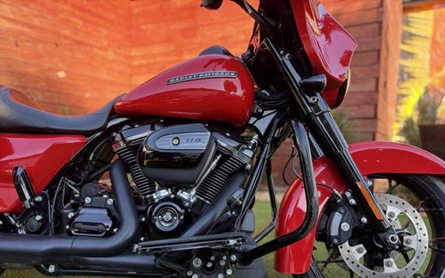 2020 Orange Harley Davidson FLHXS Street Glide Special