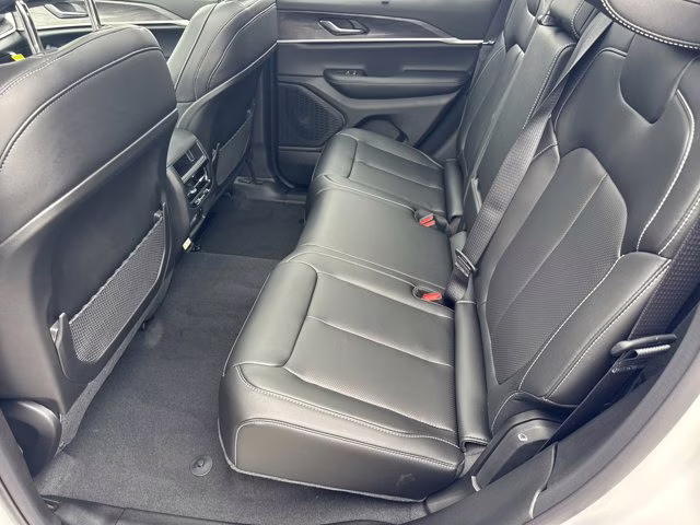 2025 Bright White Clearcoat Jeep Grand Cherokee Limited RWD SUV