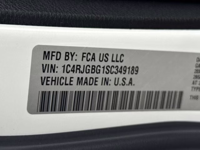 2025 Bright White Clearcoat Jeep Grand Cherokee Limited RWD SUV