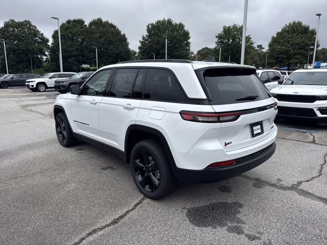 2025 Bright White Clearcoat Jeep Grand Cherokee Limited RWD SUV