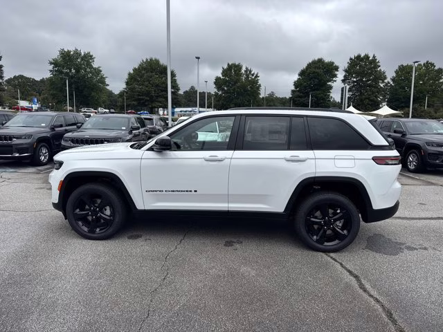 2025 Bright White Clearcoat Jeep Grand Cherokee Limited RWD SUV