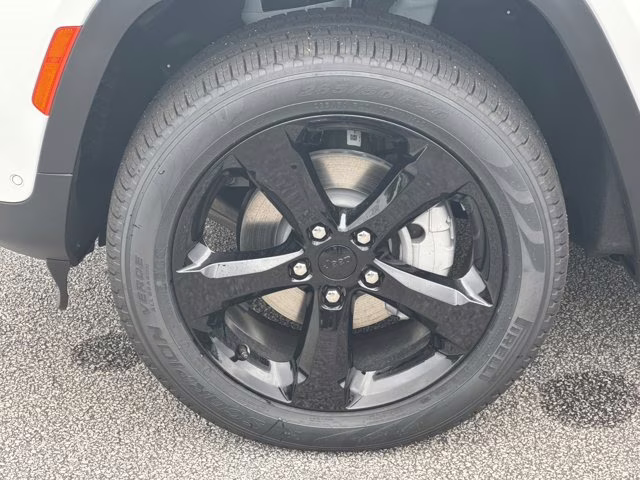 2025 Bright White Clearcoat Jeep Grand Cherokee Limited RWD SUV