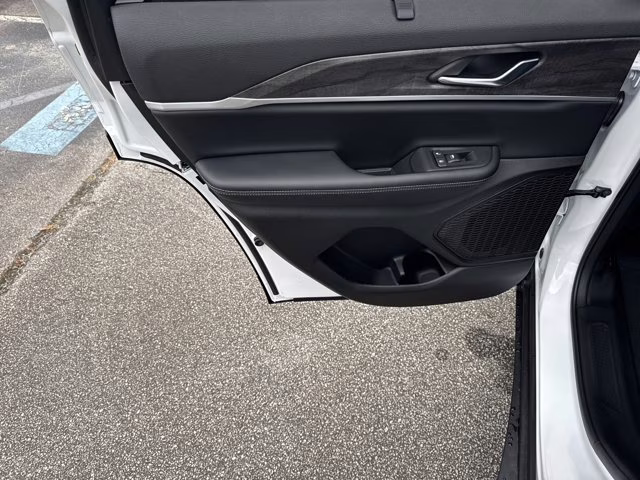 2025 Bright White Clearcoat Jeep Grand Cherokee Limited RWD SUV