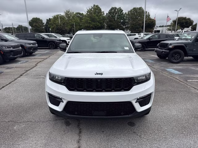 2025 Bright White Clearcoat Jeep Grand Cherokee Limited RWD SUV