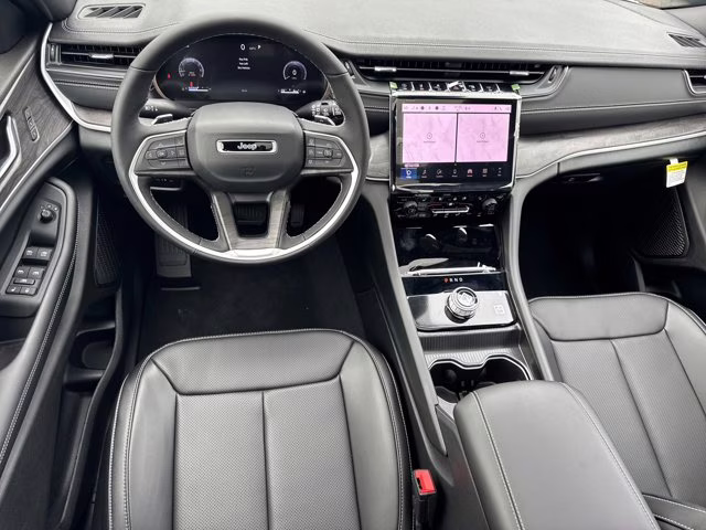 2025 Bright White Clearcoat Jeep Grand Cherokee Limited RWD SUV