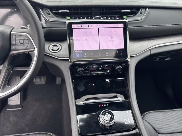 2025 Bright White Clearcoat Jeep Grand Cherokee Limited RWD SUV