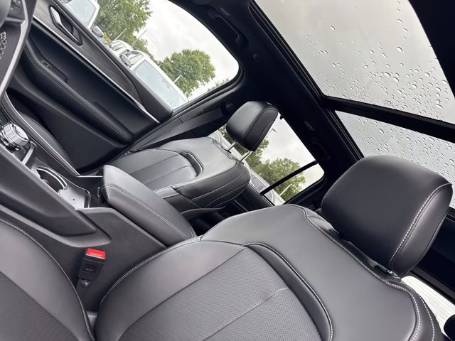 2025 Bright White Clearcoat Jeep Grand Cherokee Limited RWD SUV