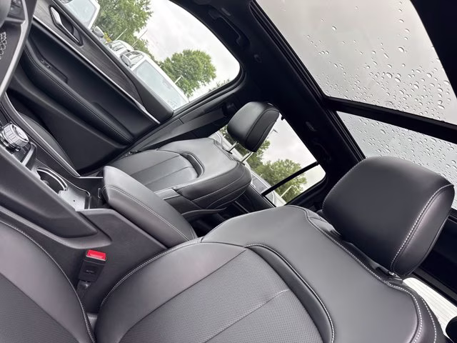 2025 Bright White Clearcoat Jeep Grand Cherokee Limited RWD SUV