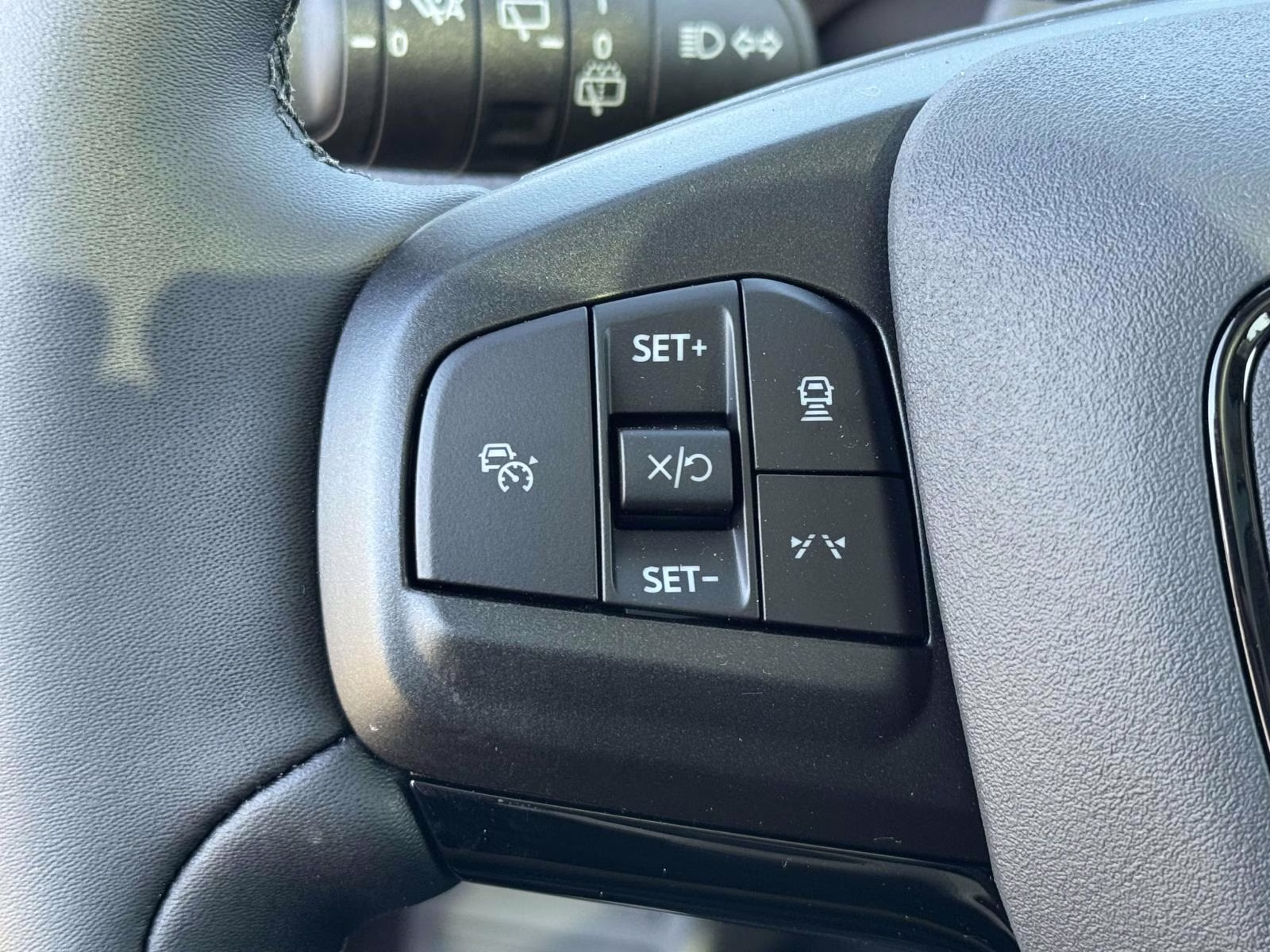 2025 Glacier Gray Metallic TriCoat Ford Mustang Mach-E Premium AWD AWD SUV