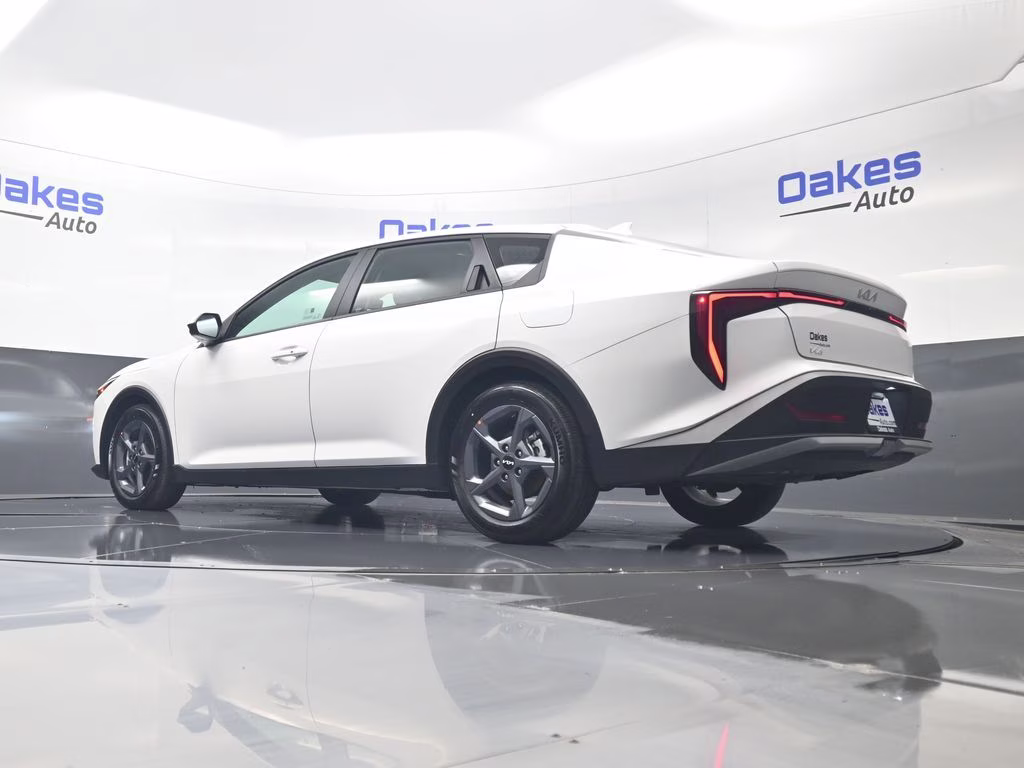 2025 Snow White Pearl Kia K4 LXS FWD Sedan