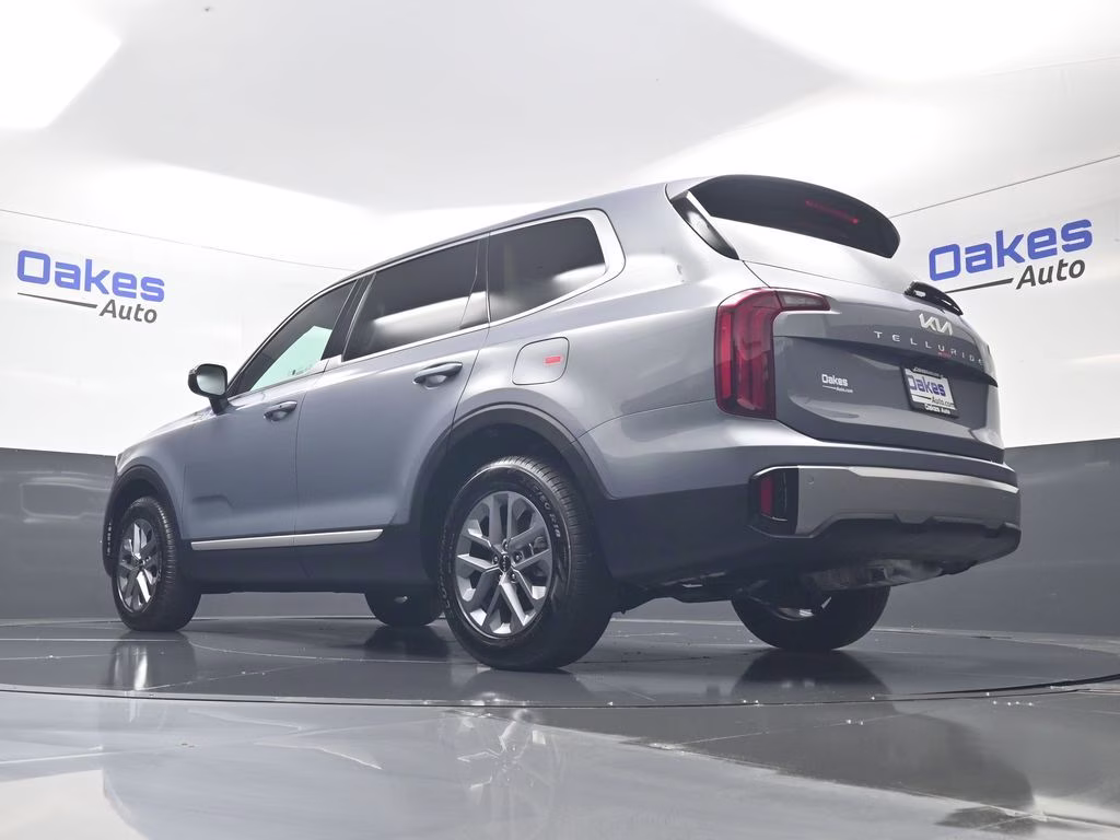 2025 Everlasting Silver Kia Telluride LX FWD SUV