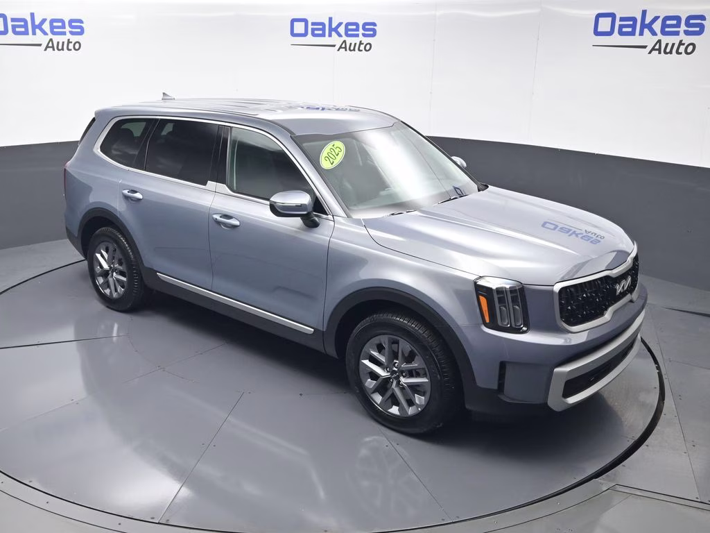 2025 Everlasting Silver Kia Telluride LX FWD SUV