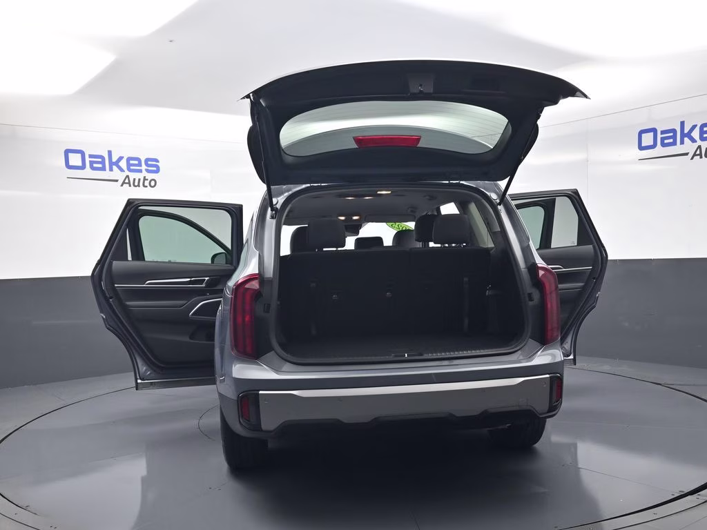 2025 Everlasting Silver Kia Telluride LX FWD SUV