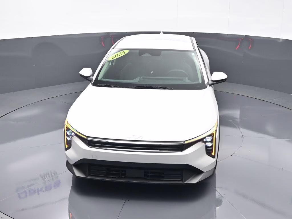 2025 Snow White Pearl Kia K4 LXS FWD Sedan