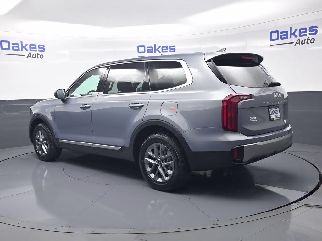 2025 Everlasting Silver Kia Telluride LX FWD SUV