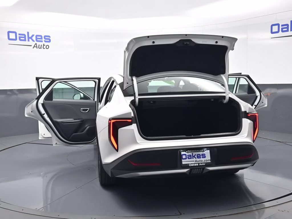 2025 Snow White Pearl Kia K4 LXS FWD Sedan