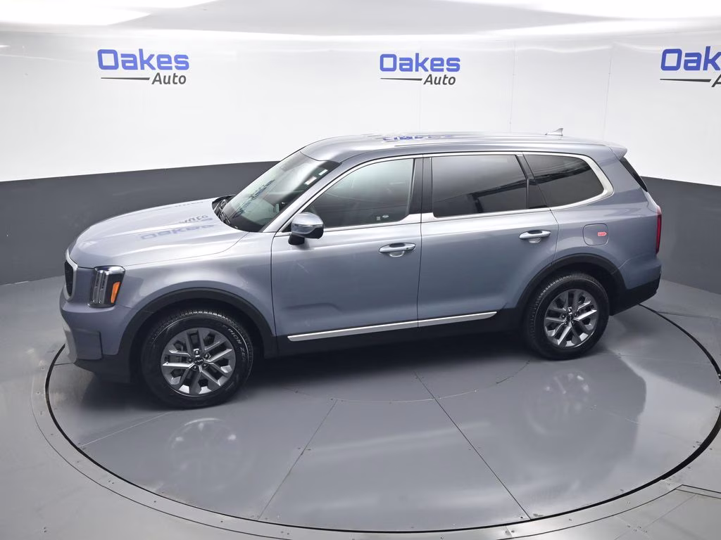 2025 Everlasting Silver Kia Telluride LX FWD SUV
