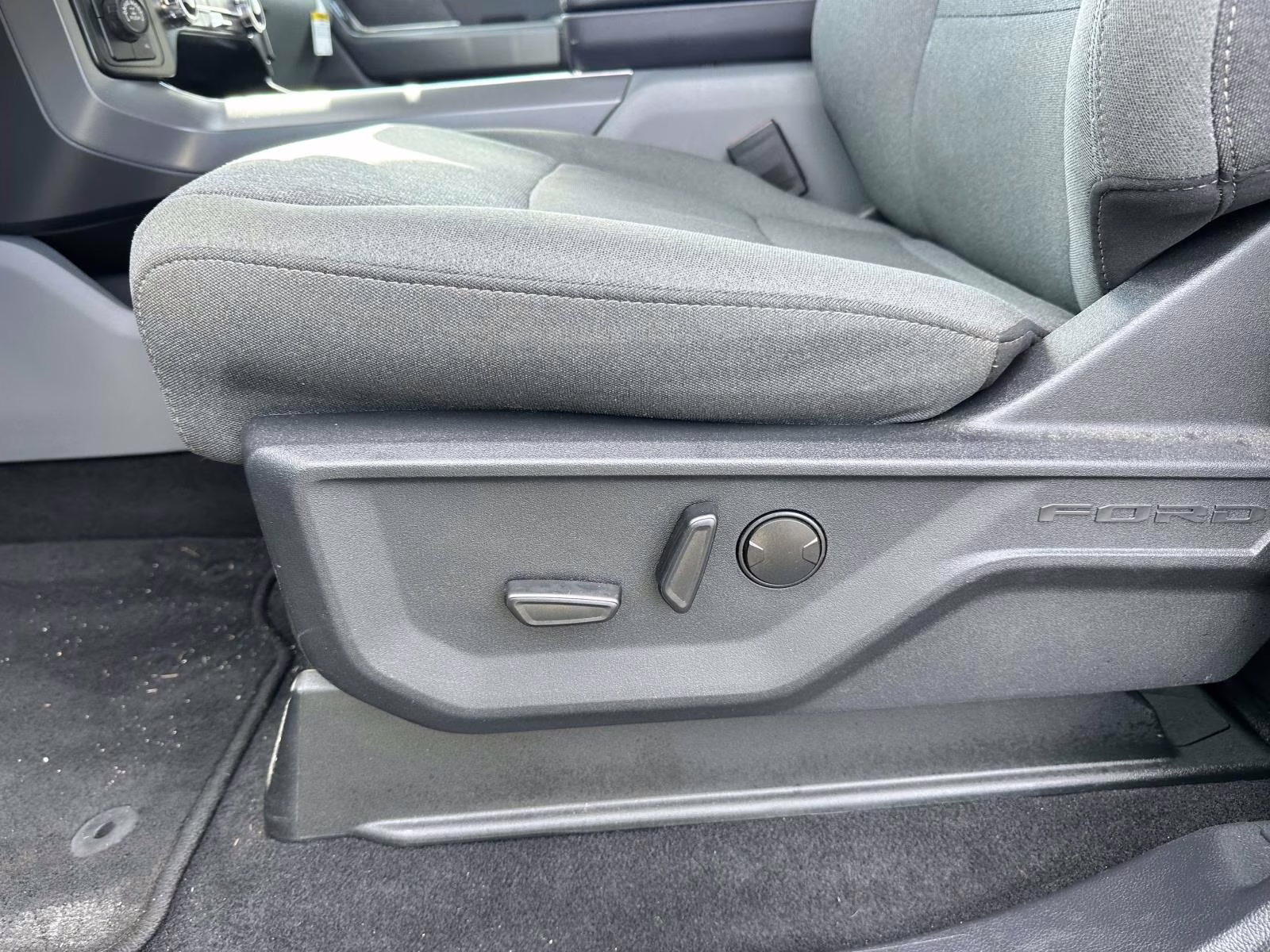 2024 Carbonized Gray Metallic Ford F-150 XLT 4WD SuperCrew 5.5' Box 4X4 Truck