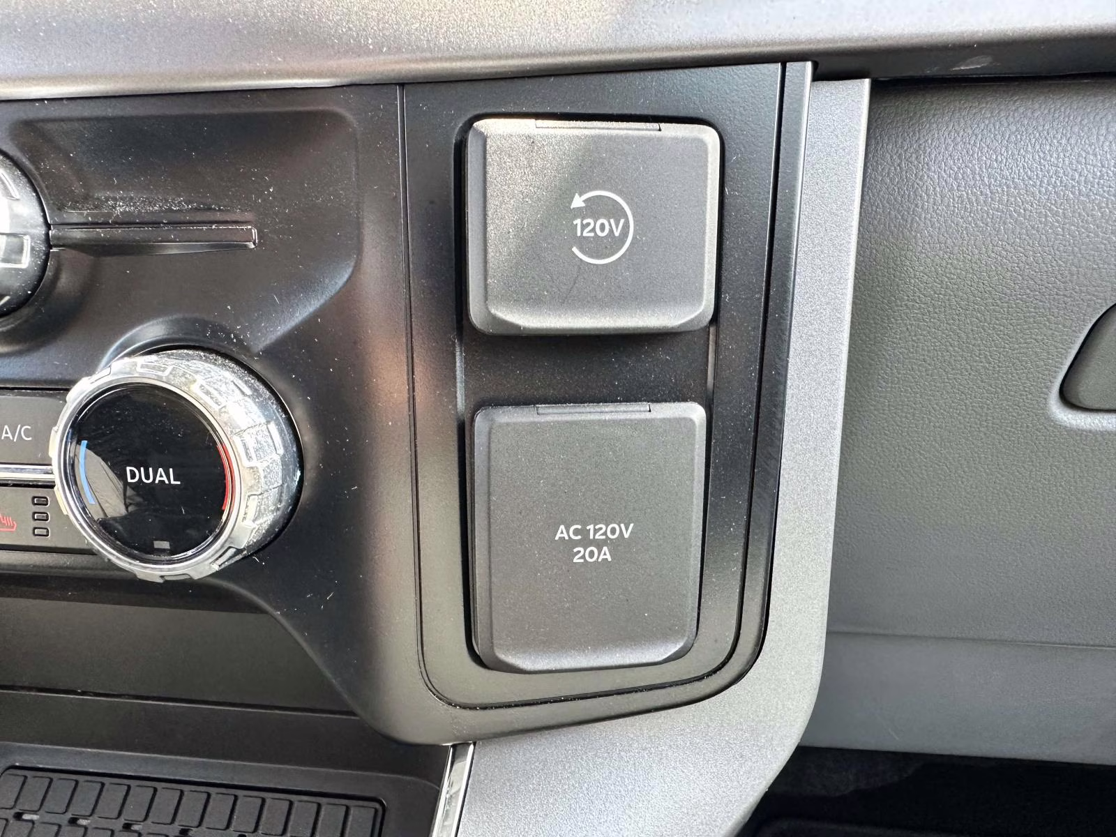 2024 Carbonized Gray Metallic Ford F-150 XLT 4WD SuperCrew 5.5' Box 4X4 Truck