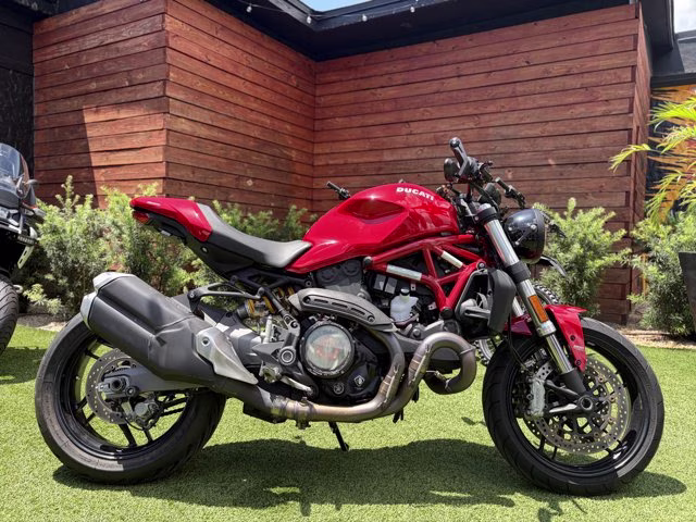 2019 Red Ducati MONSTER 821 821 Ducati Red Motorcycle