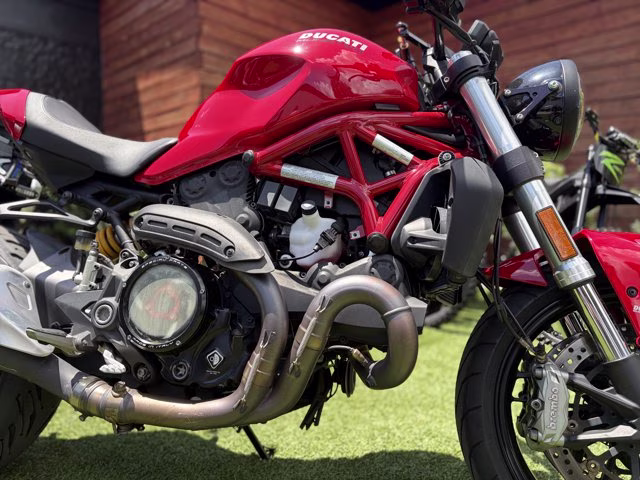 2019 Red Ducati MONSTER 821 821 Ducati Red Motorcycle