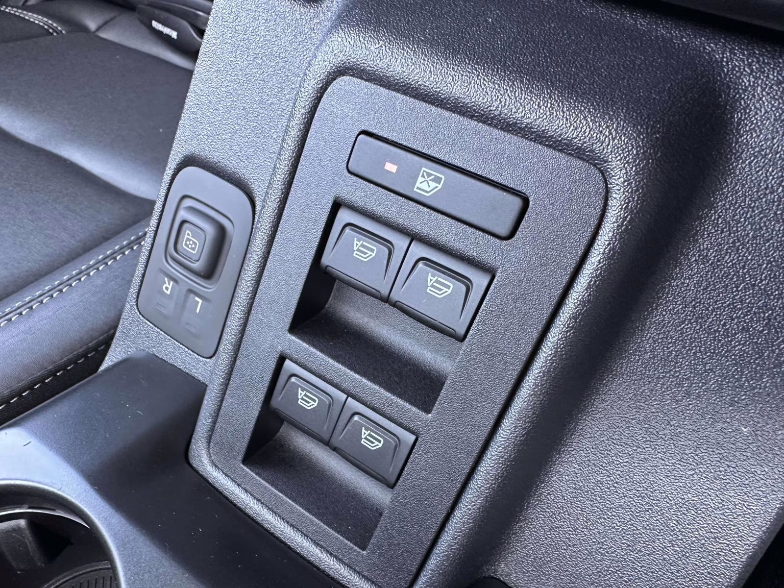 2025 Azure Gray Metallic Tri-Coat Ford Bronco Badlands 4 Door Advanced 4x4 4X4 SUV