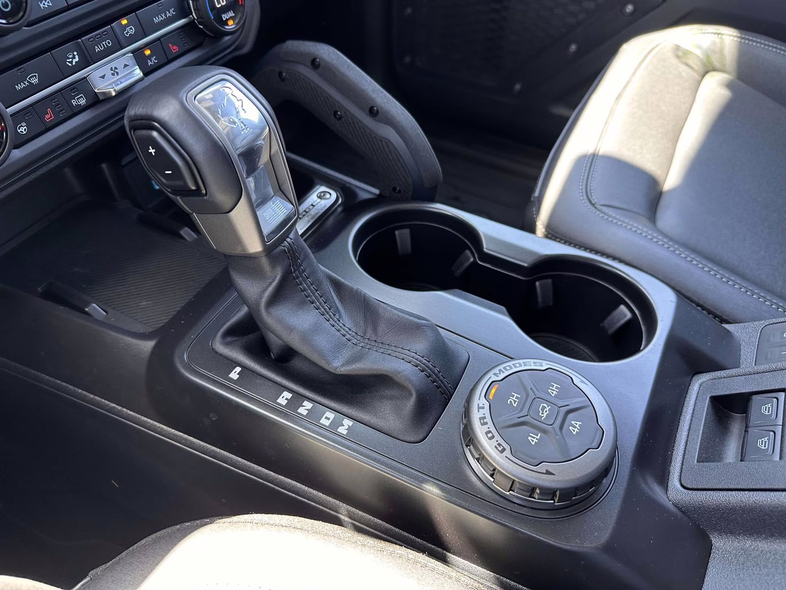 2025 Azure Gray Metallic Tri-Coat Ford Bronco Badlands 4 Door Advanced 4x4 4X4 SUV