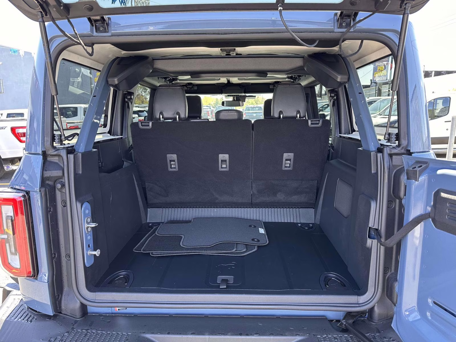 2025 Azure Gray Metallic Tri-Coat Ford Bronco Badlands 4 Door Advanced 4x4 4X4 SUV